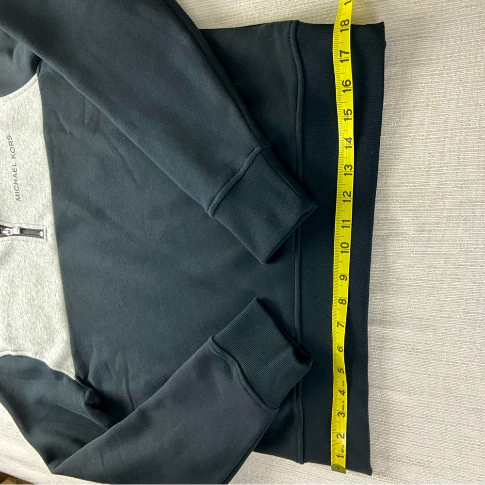 Micheal Kors Men’s 1/3 zip fleece Sweatshirt Size M NWT - Picture 9 of 10